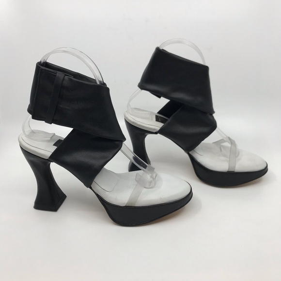 Gianfranco Ferre Shoes - Bold GIANFRANCO FERRE Platform Heels